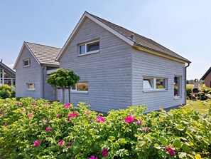House | Exterior - Charming Holiday Home in Zierow Near Seabeach (Zierow)