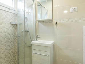 Bathroom - Mobile Home Banjole Near the Beach (Medulin)