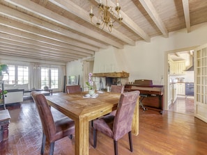 Dining - Lovely Holiday Home in Ouveillan With Private Garden (Ouveillan)
