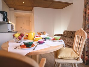 Dining - Pretty Holiday Apartment in Altenmarkt im Pongau With Sauna (Altenmarkt im Pongau)