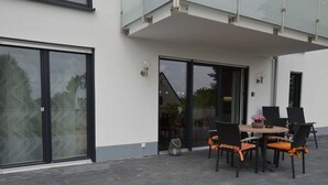 Balcony - Comfortable and Luxurious Apartment in a Wooded Area With Sweeping Views (Kaisersesch)