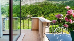 Balcony - Lavish Holiday Home in Scanno near Lago di Scanno (Scanno)