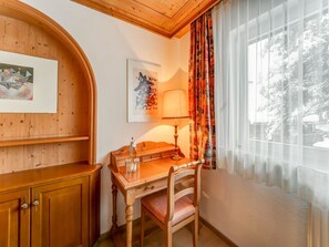 Dining - Lovely Holiday Home in Altenmarkt im Pongau near Skiing (Altenmarkt im Pongau)