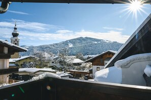 Balcony - Lovely Holiday Home in Altenmarkt im Pongau near Skiing (Altenmarkt im Pongau)