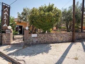 Exterior - Lovely Apartment in Lesvos Island With Swimming Pool (Lesvos)