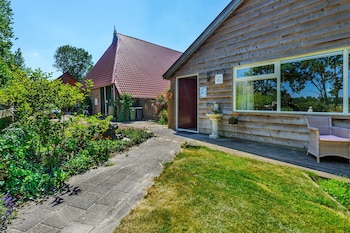 Enticing Holiday Home in Eastermar near Burgumer Mar Lake