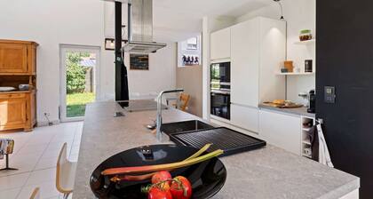 Villa in Kobbegem With Private Garden