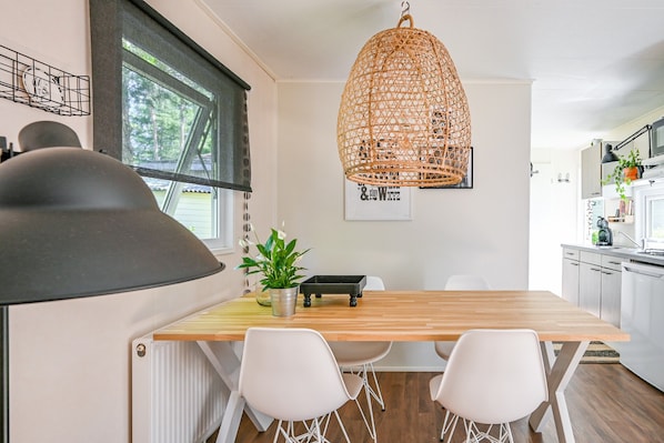 Chalet | Dining