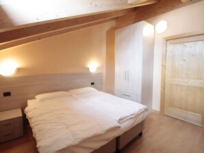 House | 1 bedroom, cribs/infant beds