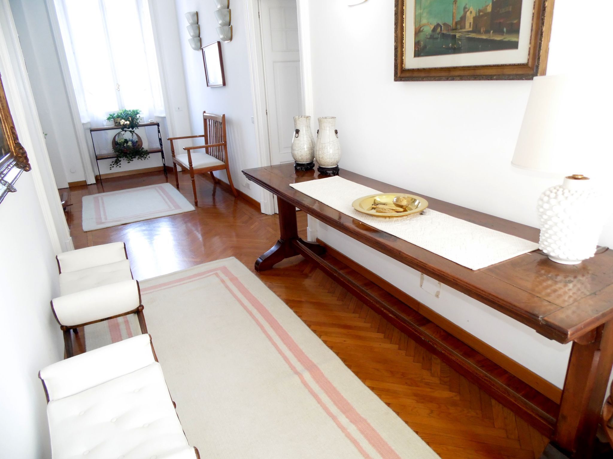 6 Schlafzimmer, individuell eingerichtet, Babybetten, Bettwäsche