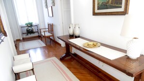 6 bedrooms, cots/infant beds, individually furnished, bed sheets - Villa With Pool, Facing the Lake, in a Unique Location With Beautiful Views (Baveno)