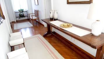 6 Schlafzimmer, individuell eingerichtet, Babybetten, Bettwäsche