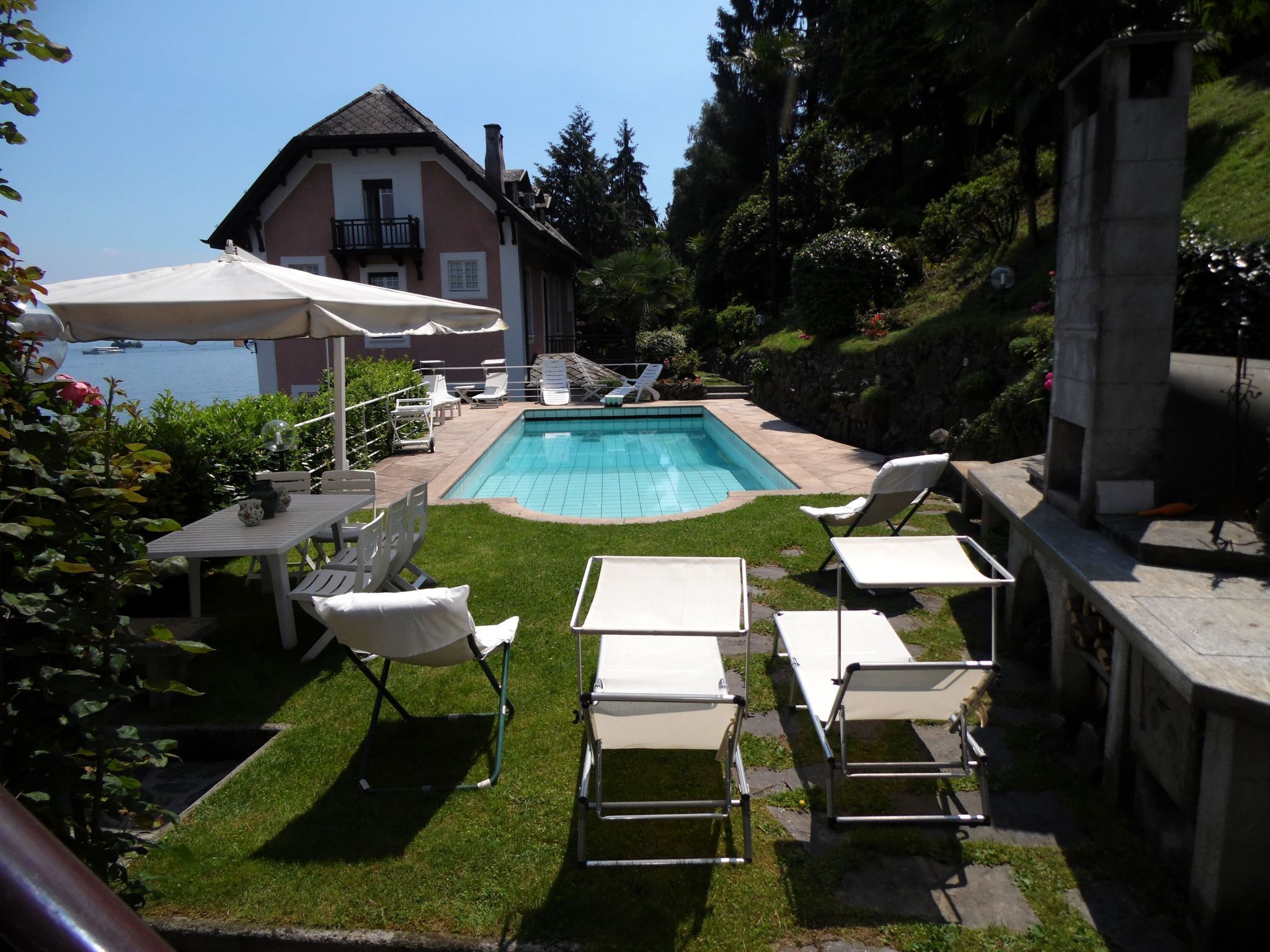 Piscina all'aperto