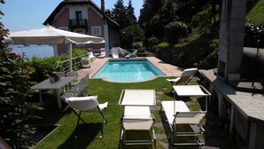 Outdoor pool - Villa With Pool, Facing the Lake, in a Unique Location With Beautiful Views (Baveno)