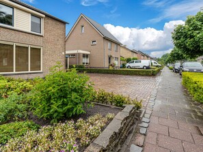 Exterior - Enticing Holiday Home in Venhorst With Garden (Venhorst)