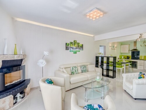 Lovely Holiday Home in Tulle With Private Terrace