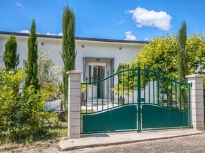 Exterior - Lovely Holiday Home in Tulle With Private Terrace (Tulle)