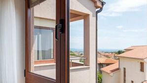Unclassified image, 4 of 30, button - Sea-view Apartment in Ližnjan With Swimming Pool (Liznjan)