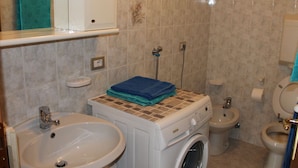 Shower, towels - Apartment 3 in Baita Near the Ski Lifts (Livigno)