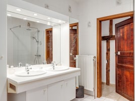 House | Bathroom