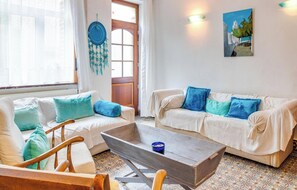 House | Living room - Enticing Holiday Home in Viroinval near Forest (Viroinval)