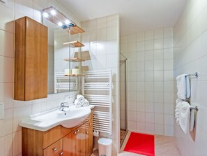 Shower, towels