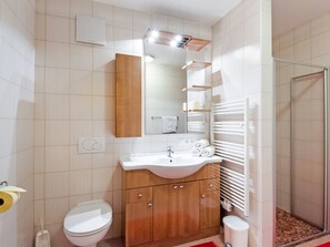 Shower, towels