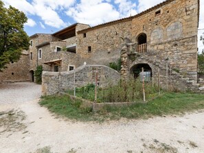 Exterior - Heritage Farmhouse in Vagnas With Garden (Vagnas)