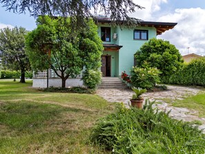 Exterior - Appealing Villa in Castelfranco di Sotto With Private Pool (Castelfranco di Sotto)