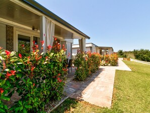 المنش أة من الخارج