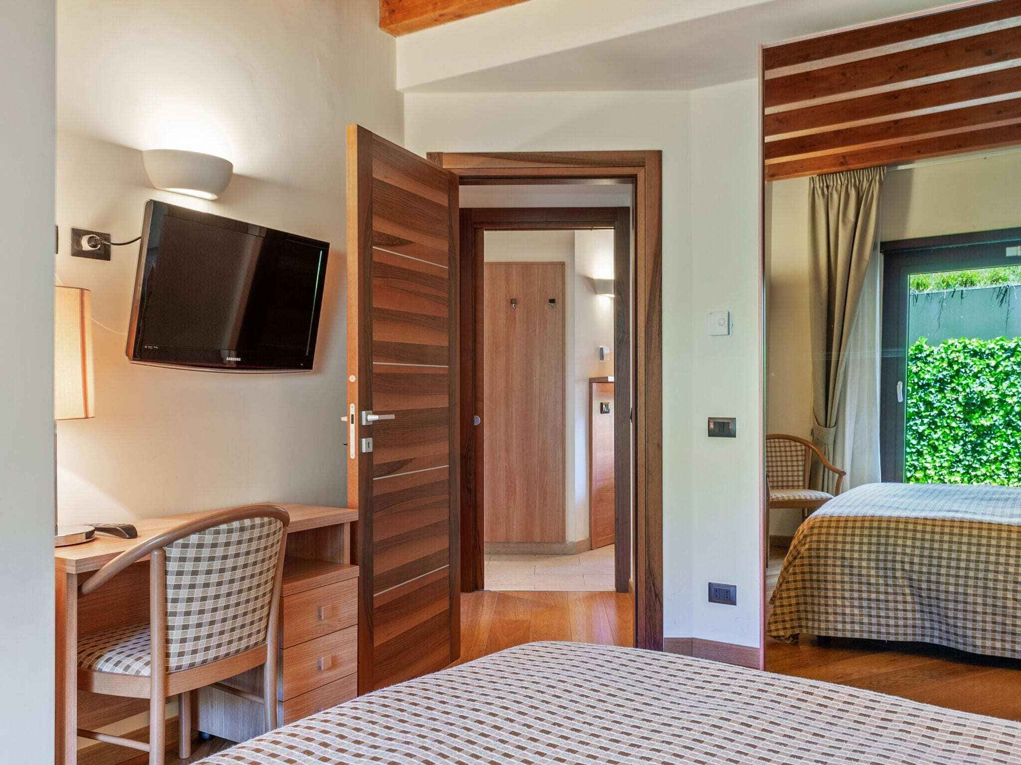 1 bedroom, individually furnished