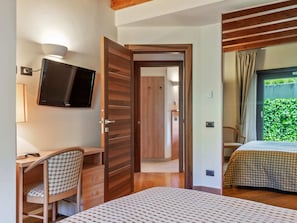 House | 1 bedroom, individually furnished