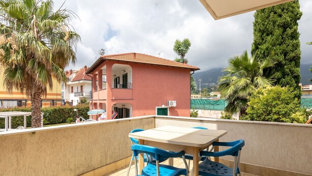 Balcony - Alluring Apartment in Loano near Sea Beach (Loano)