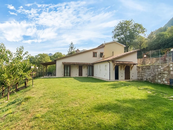 House | Exterior
