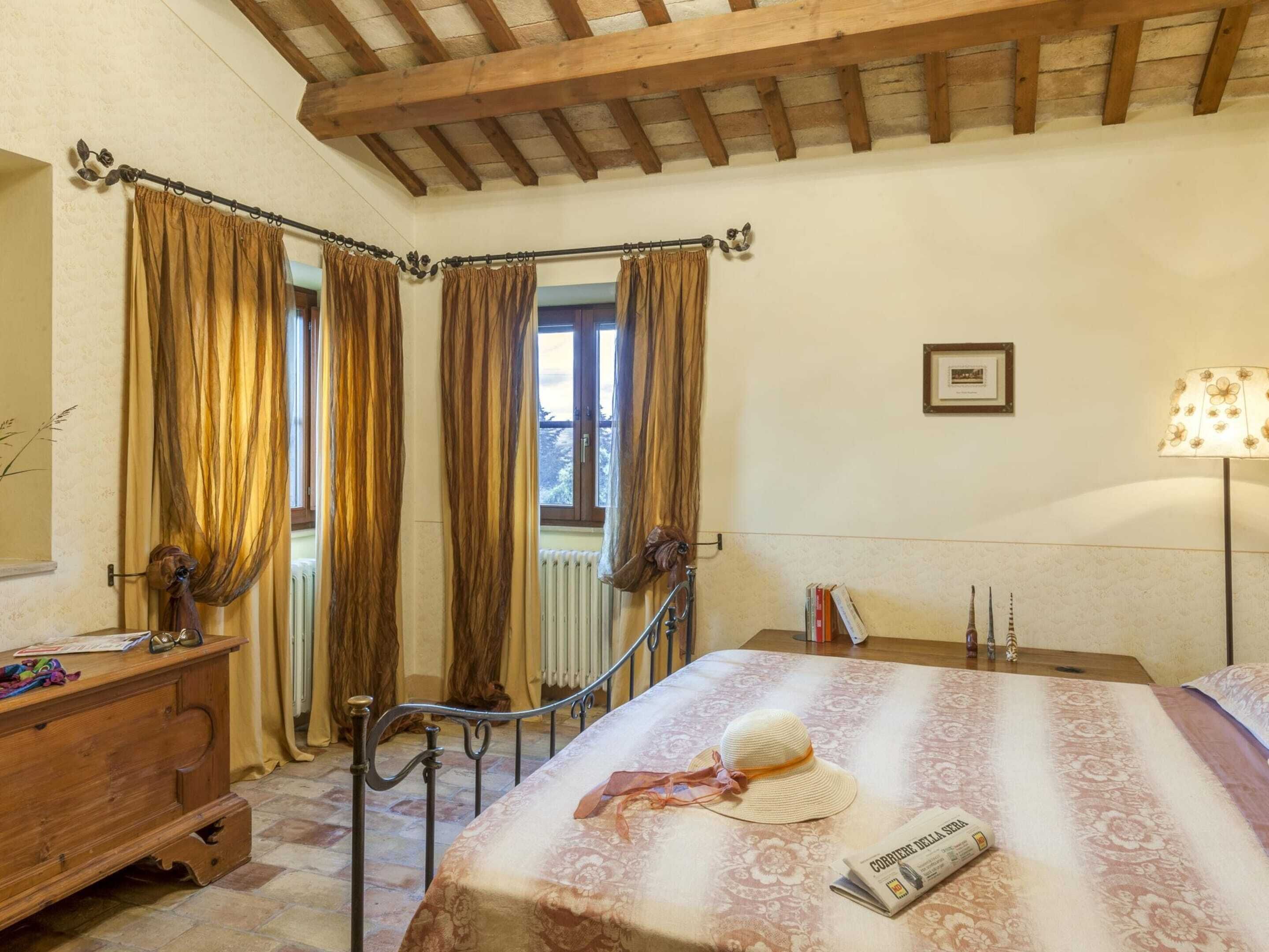 House | 4 bedrooms, bed sheets