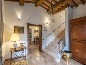 Reception - Sprawling Villa in Urbino With Private Swimming Pool (Urbino)