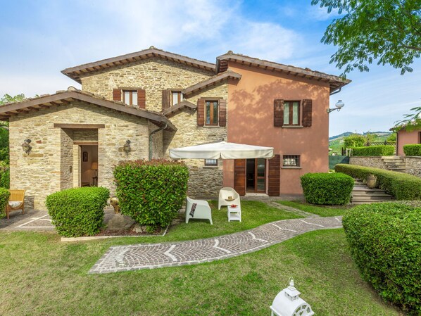 Exterior - Sprawling Villa in Urbino With Private Swimming Pool (Urbino)