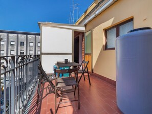 Balcony - Modern Apartment in Catania With Terrace and Netflix (Catania)
