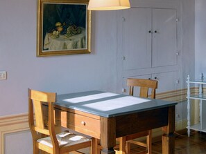 Microwave, oven, dishwasher, coffee/tea maker - Attractive Apartment in Sandigliano With Garden (Sandigliano)