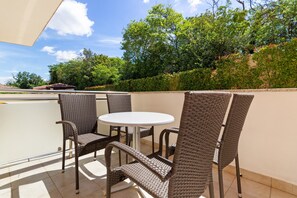 Balcony - Lovely Apartment in Banjole near Beach & Town Center (Medulin)
