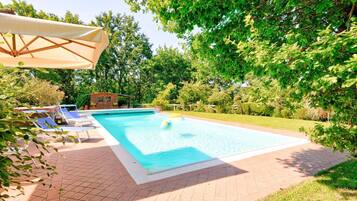 Piscina all'aperto
