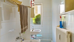 Bungalow | Bathroom | Shower, towels - Alluring Bungalow in Zschopau With Terrace (Zschopau)