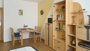 Dining - Alluring Bungalow in Zschopau With Terrace (Zschopau)