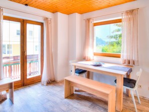 Dining - Lovely Apartment in Sattendorf with Balcony near Ski Slope (Treffen)