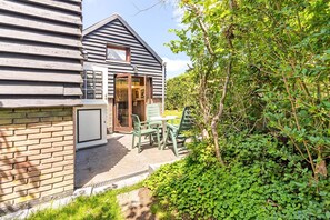 House | Exterior - Snug Holiday Home in Nieuwvliet near Beach & Nature Reserve (Nieuwvliet)