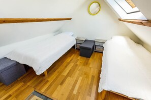 House | 1 bedroom, individually furnished