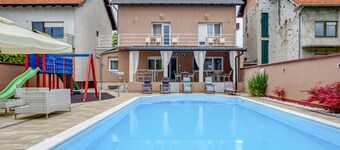 Spacious Holiday Home in Vukovar With Swimming Pool
