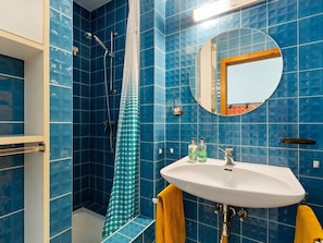 Apartment | Bathroom