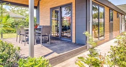 Beautiful Bungalow with Hot Tub in Kaatsheuvel