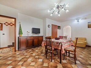 Living room - Peaceful Holiday Home in Perdifumo With Balcony (Perdifumo)